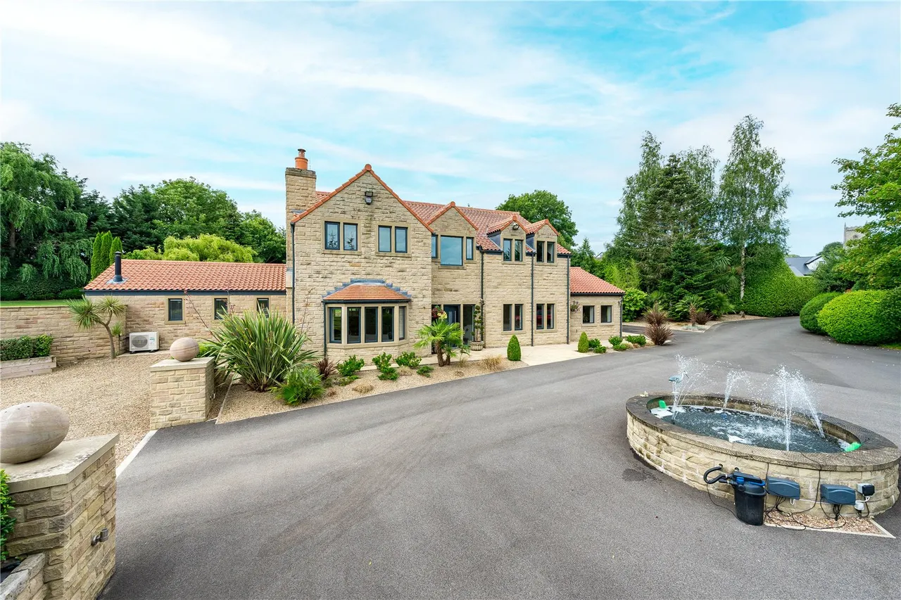 Aberford Road, Barwick In Elmet, photo 34