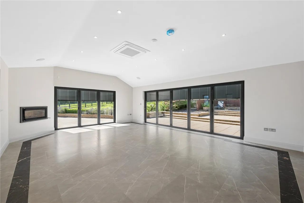 Aberford Road, Barwick In Elmet, photo 3