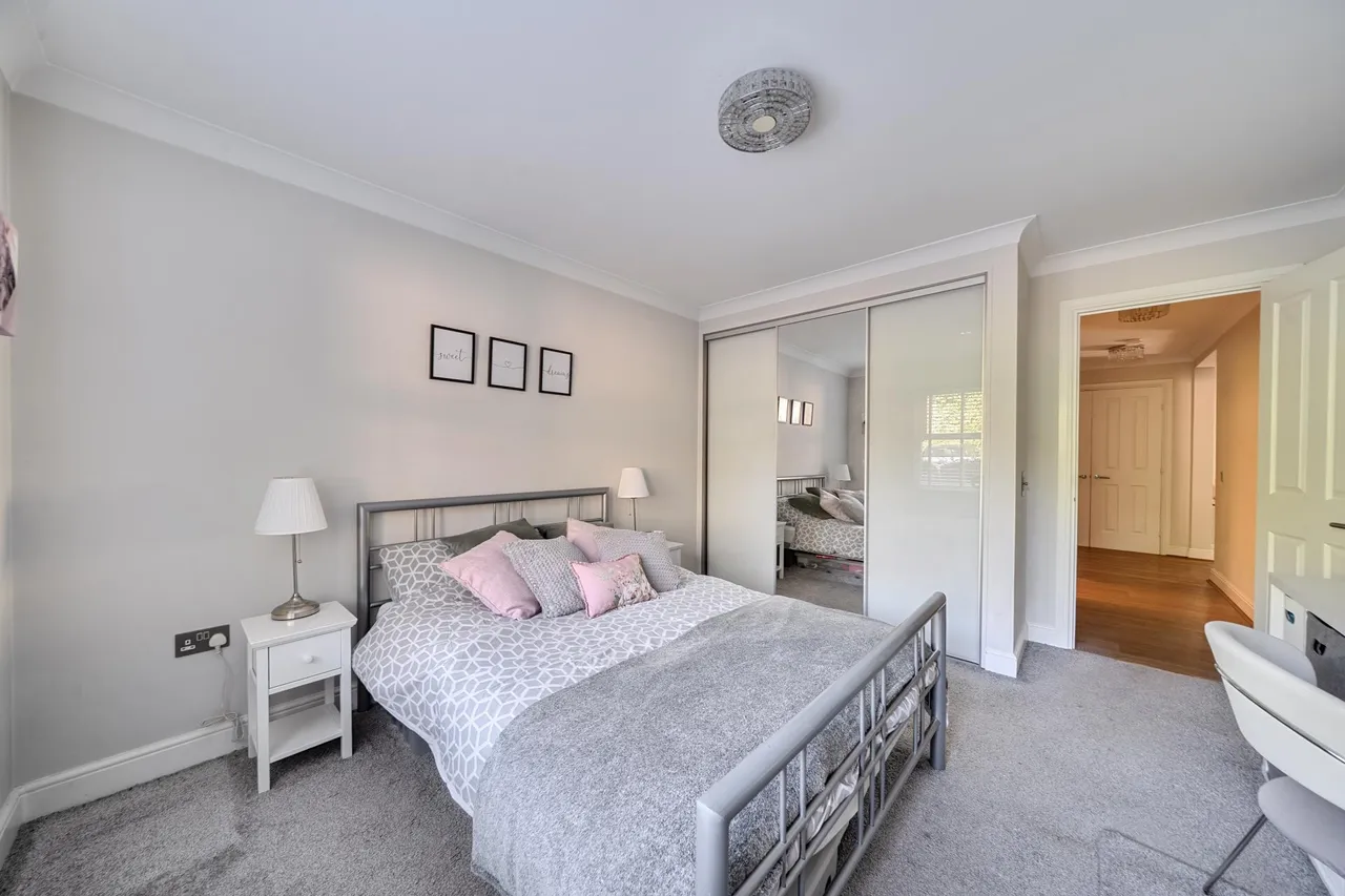 Furze Hill, Kingswood, KT20, photo 19