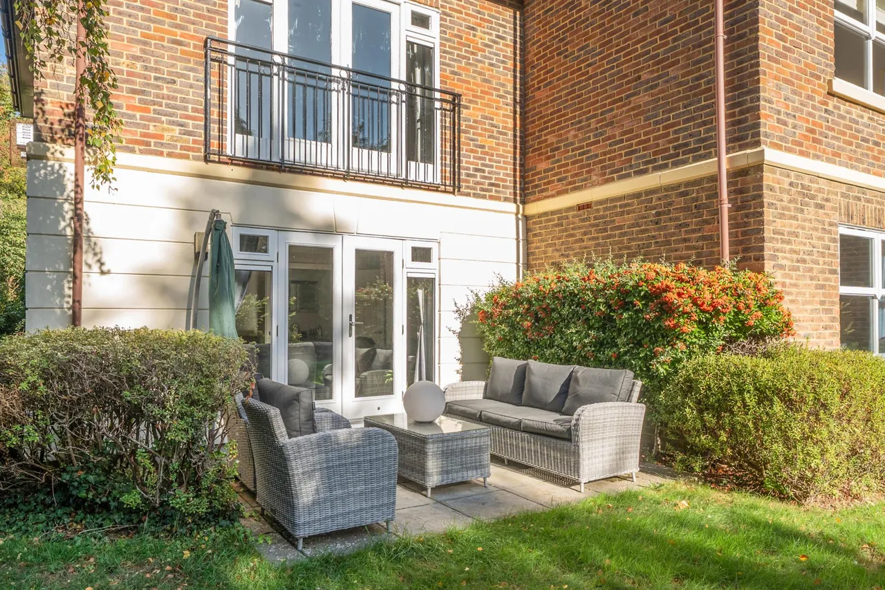 Furze Hill, Kingswood, KT20, photo 27