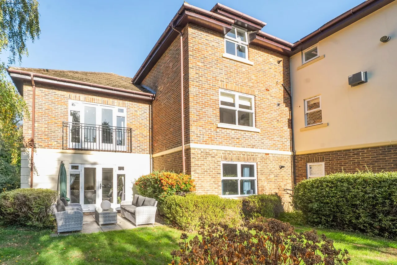 Furze Hill, Kingswood, KT20, photo 29