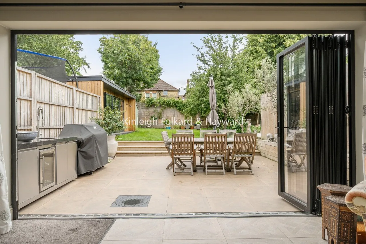 Lewin Road, London, SW16, photo 2