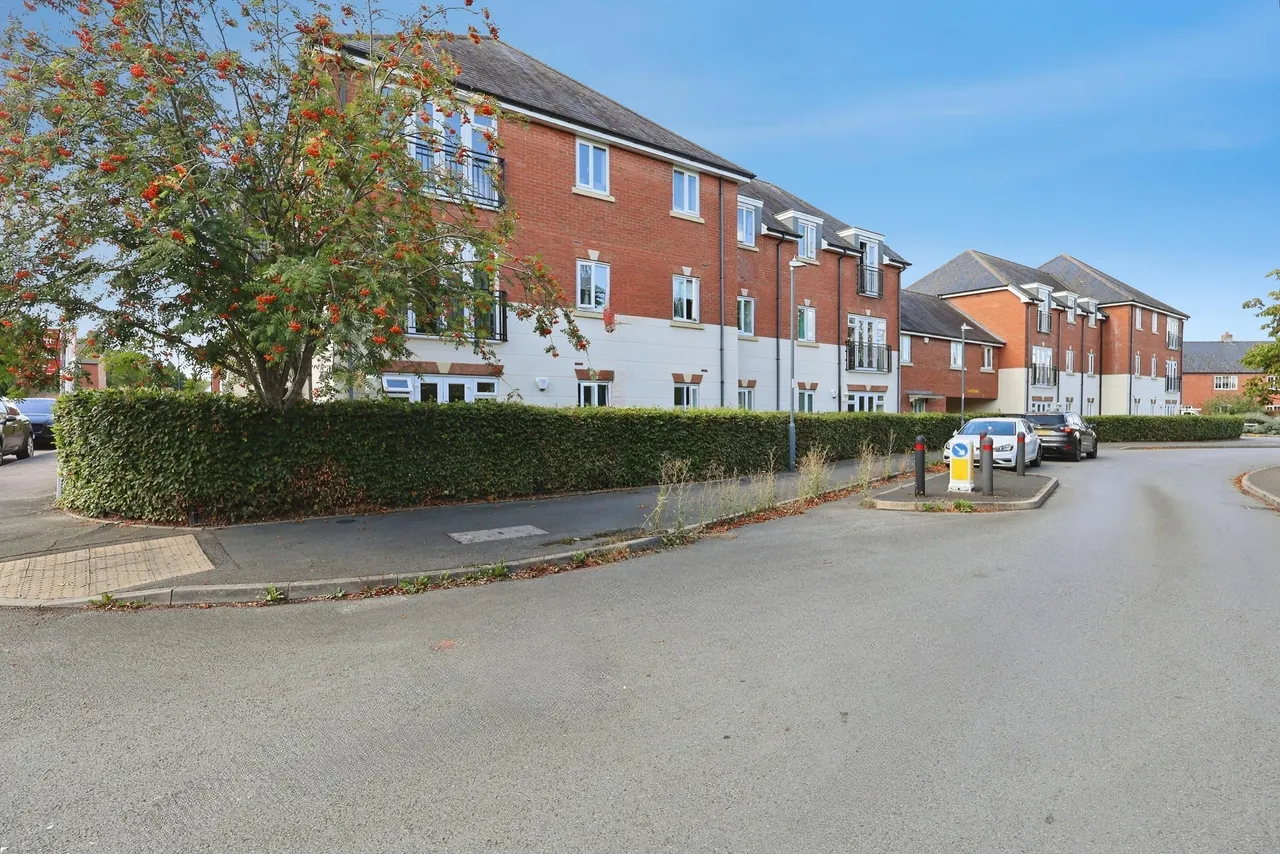 2 bed flat for sale — Dickens Close, Stratford-upon-Avon, CV37