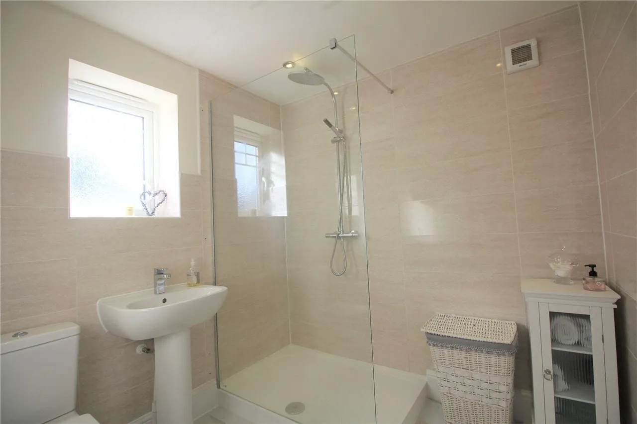 Newland Court, Cheltenham, GL52, photo 8