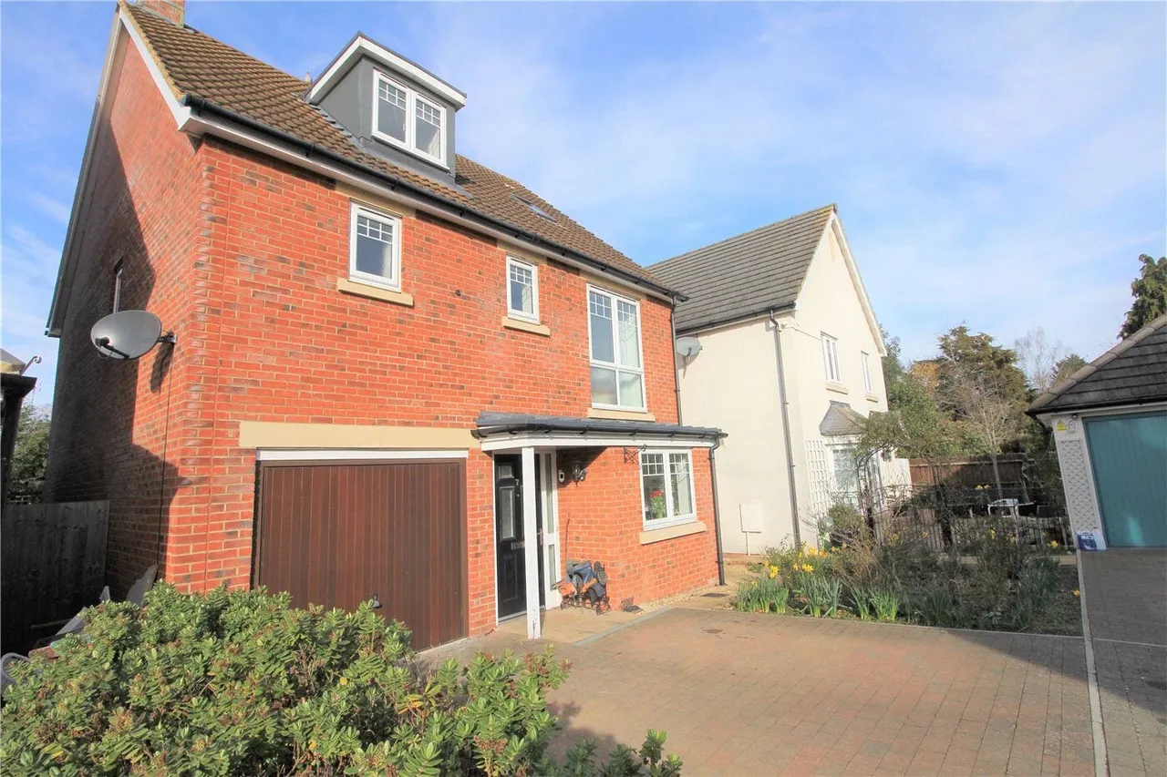 5 bed house to rent, Newland Court, Cheltenham, GL52