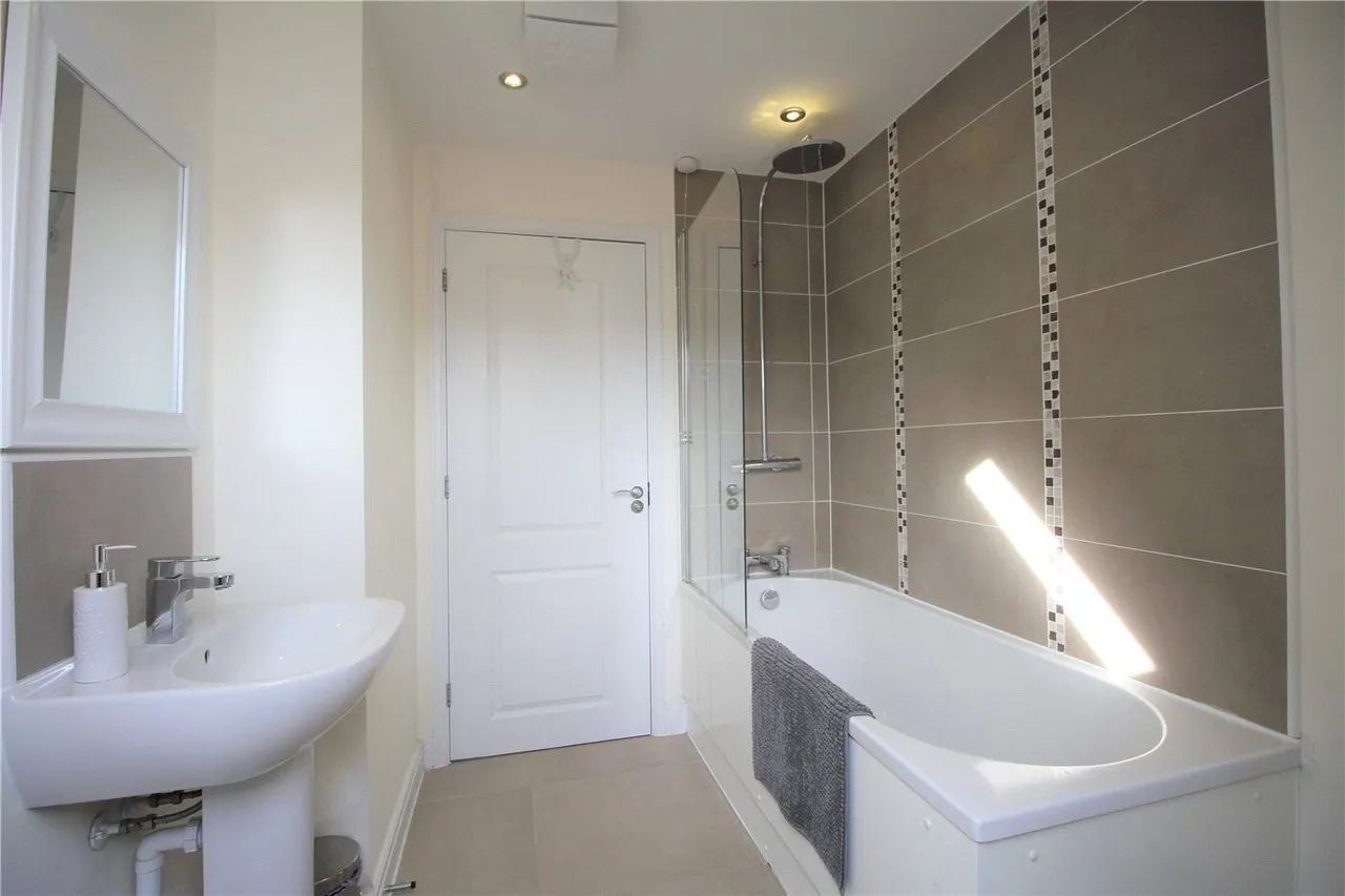 Newland Court, Cheltenham, GL52, photo 13