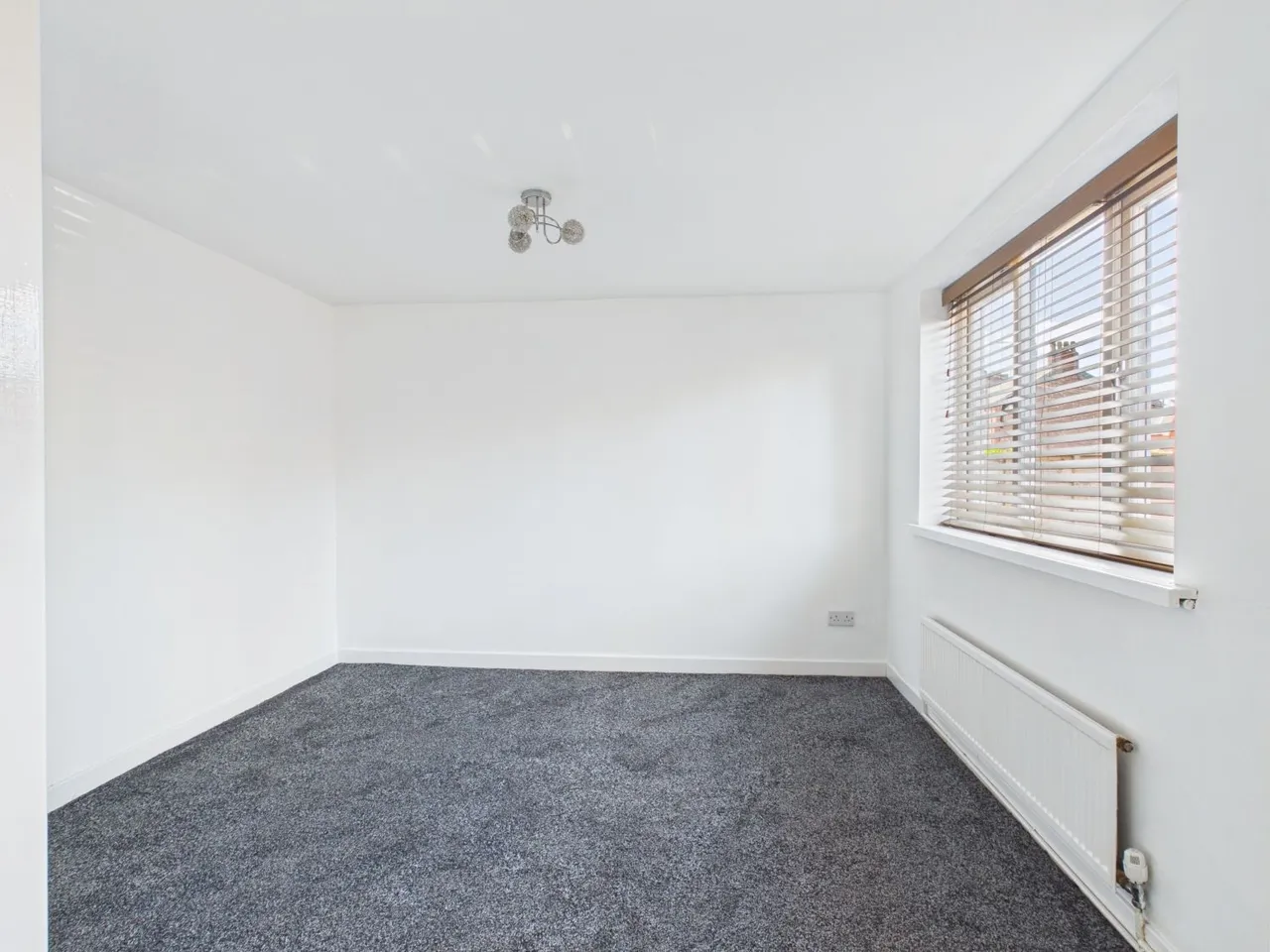Moorfield Avenue, Denton, M34, photo 6