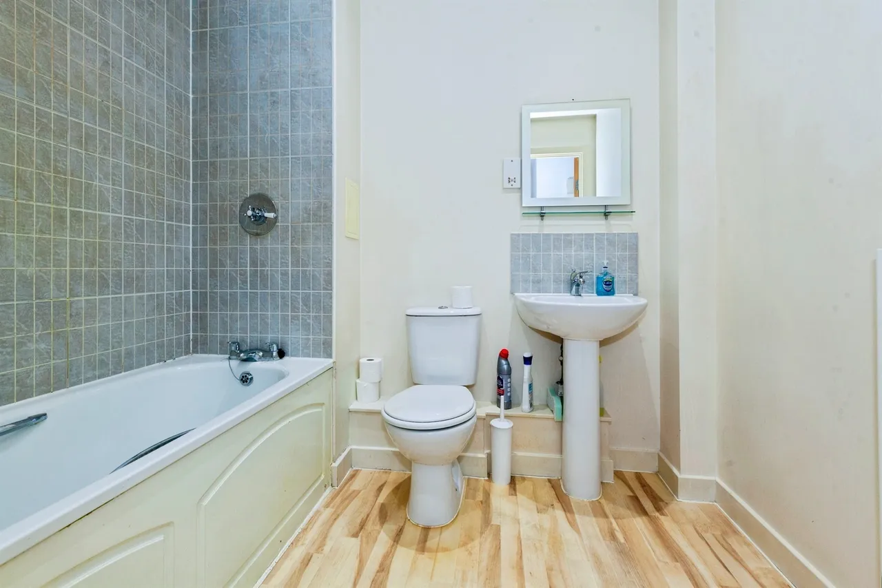 Tuns Lane, Slough, SL1, photo 15