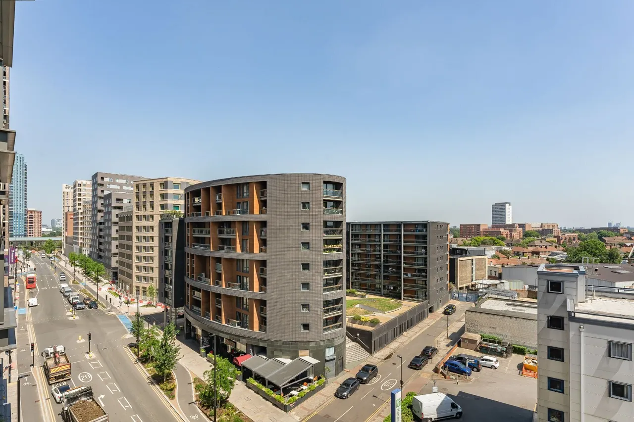 Silvertown Way, London, E16, photo 19
