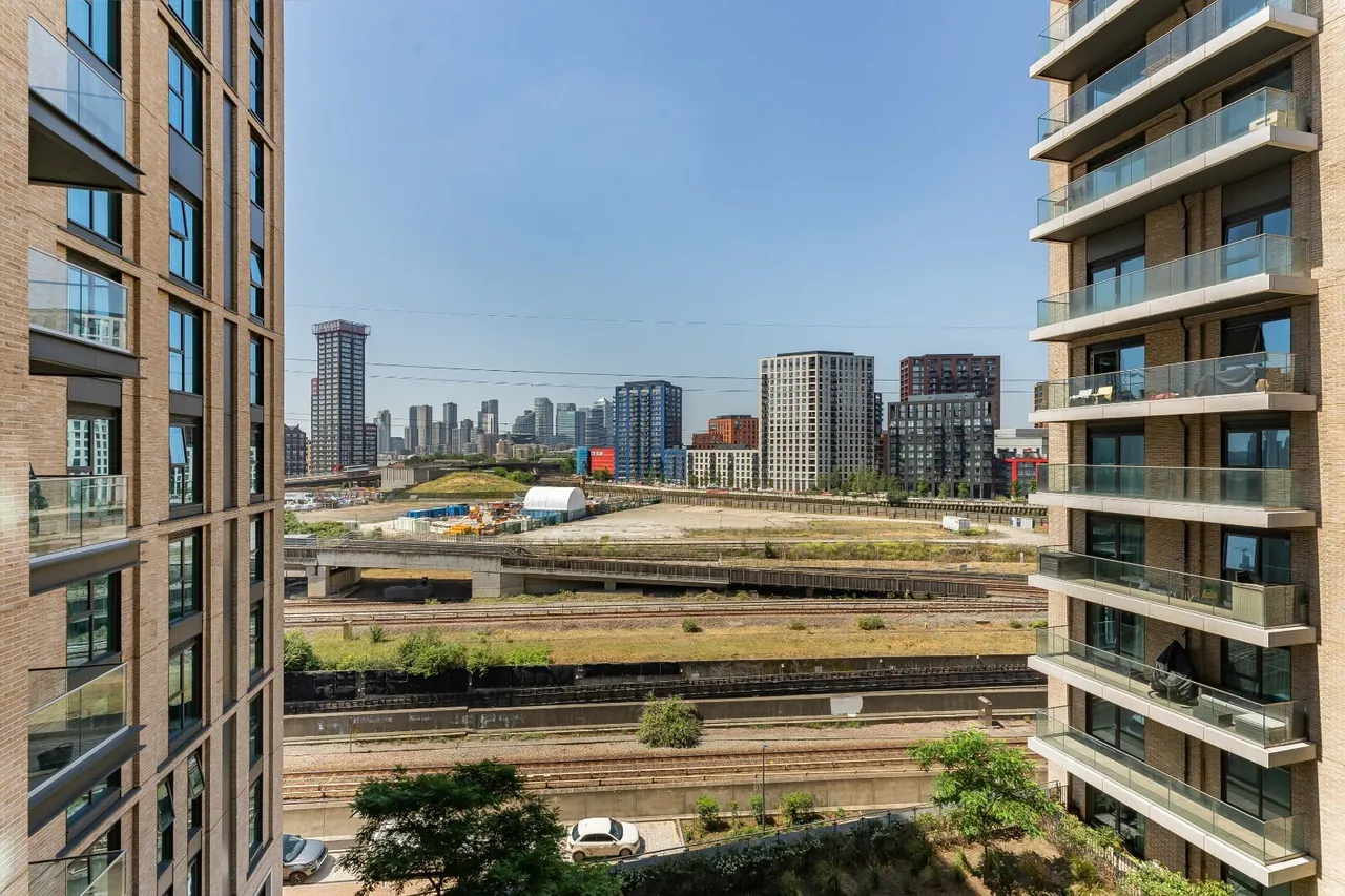 Silvertown Way, London, E16, photo 18
