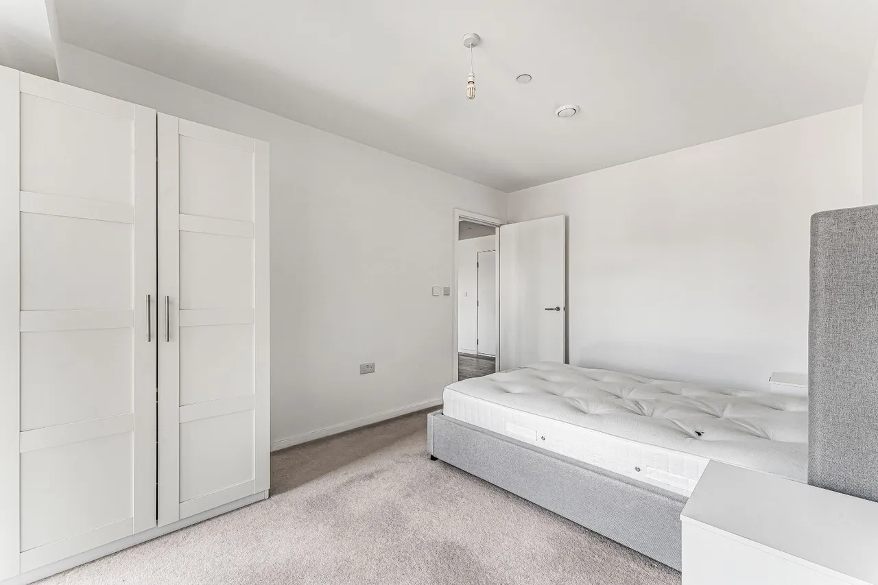 Silvertown Way, London, E16, photo 14