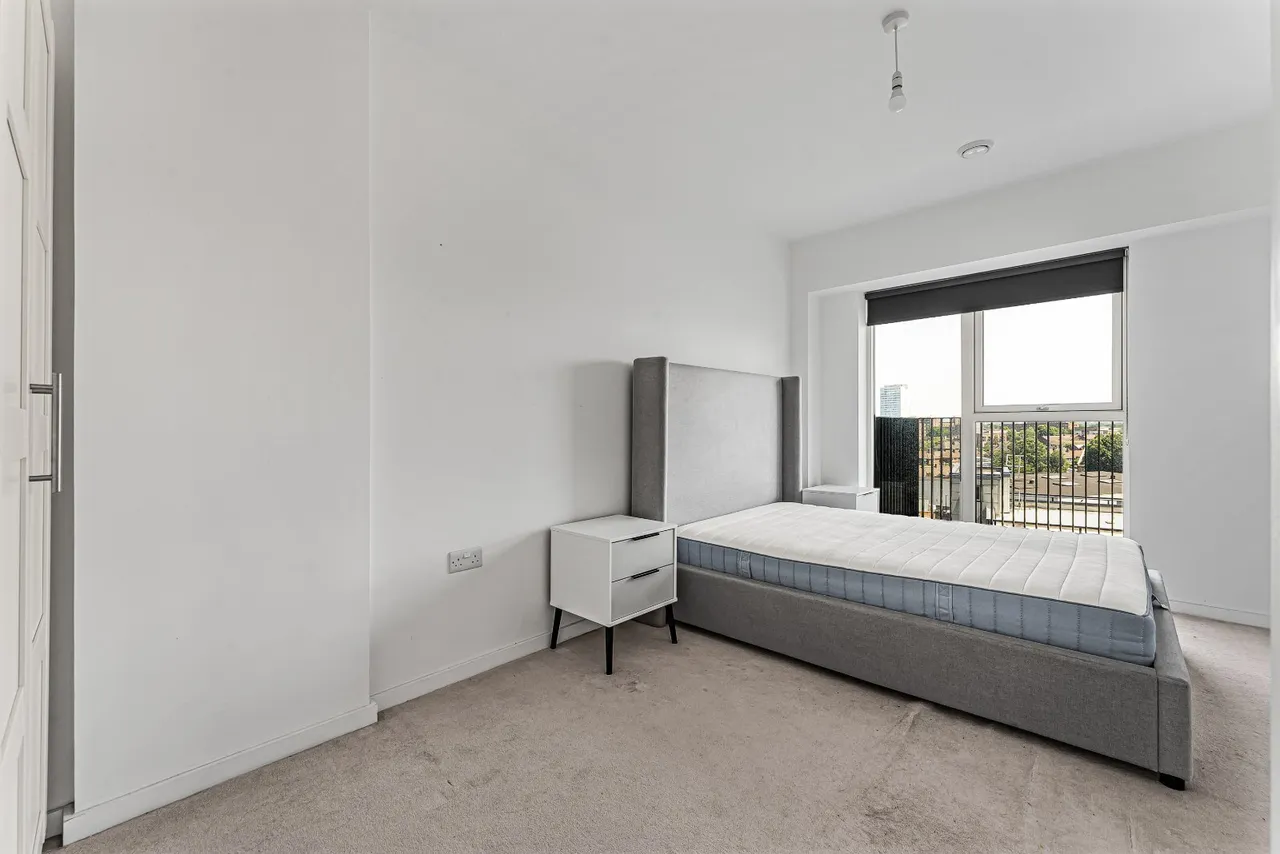 Silvertown Way, London, E16, photo 11