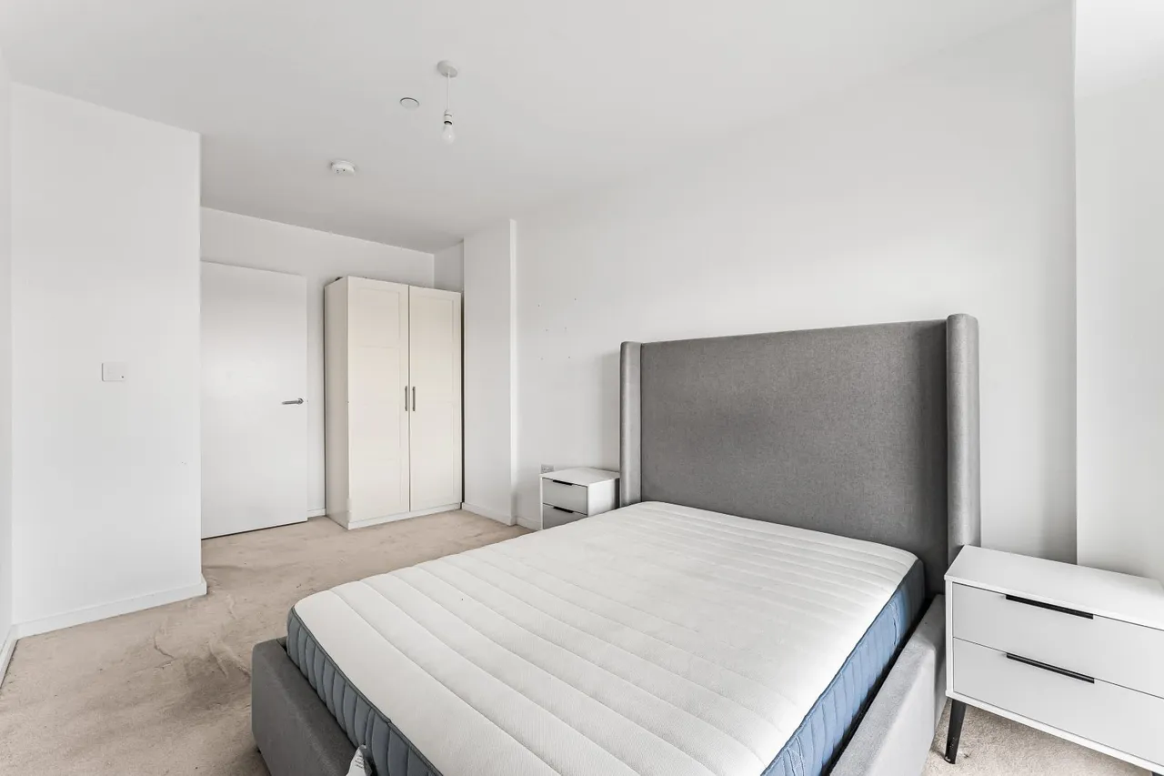 Silvertown Way, London, E16, photo 12