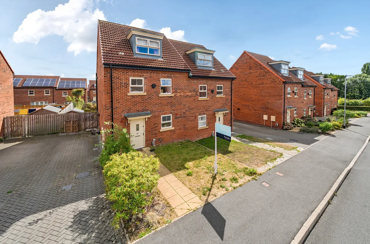 4 bed house for sale, Asket Fold, Seacroft, LS14