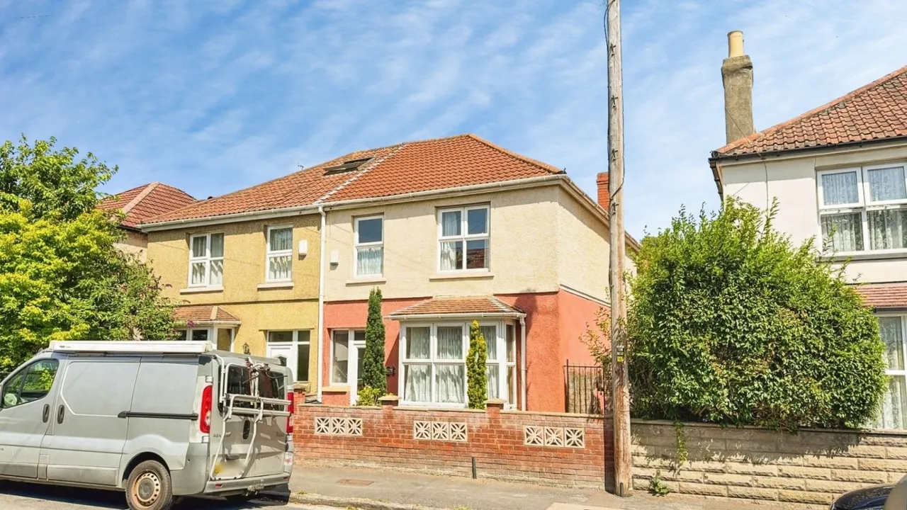 3 bed house for sale — Dunford Road, Windmill Hill, BS3 4PW