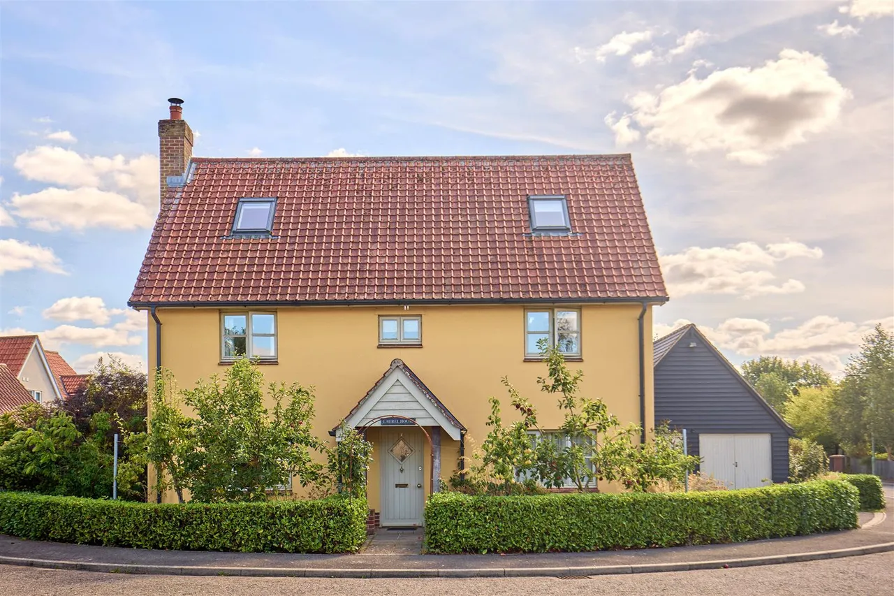 4 bed house for sale, Meadow Way, Stradbroke, IP21