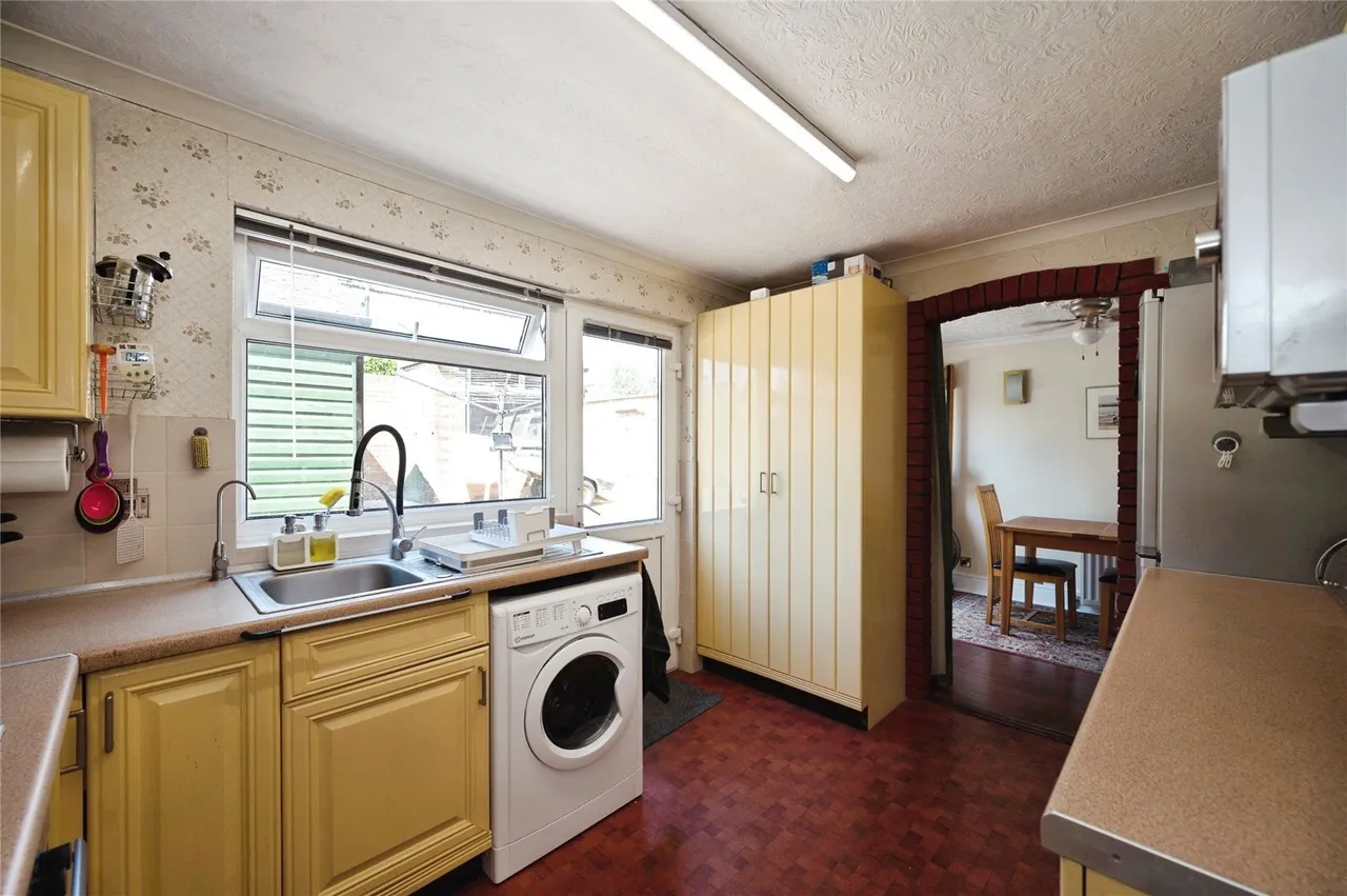 Seaway Crescent, Southsea, PO4, photo 6