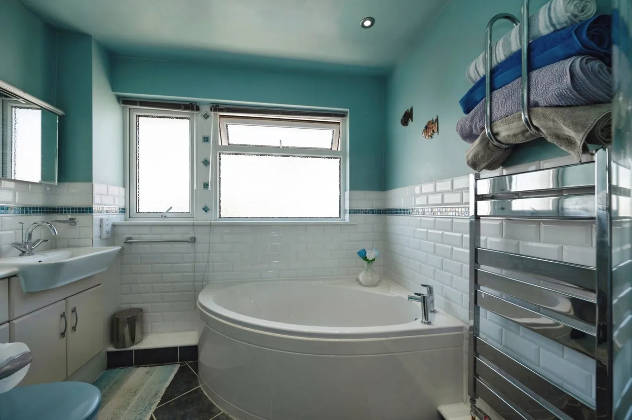 Seaway Crescent, Southsea, PO4, photo 10