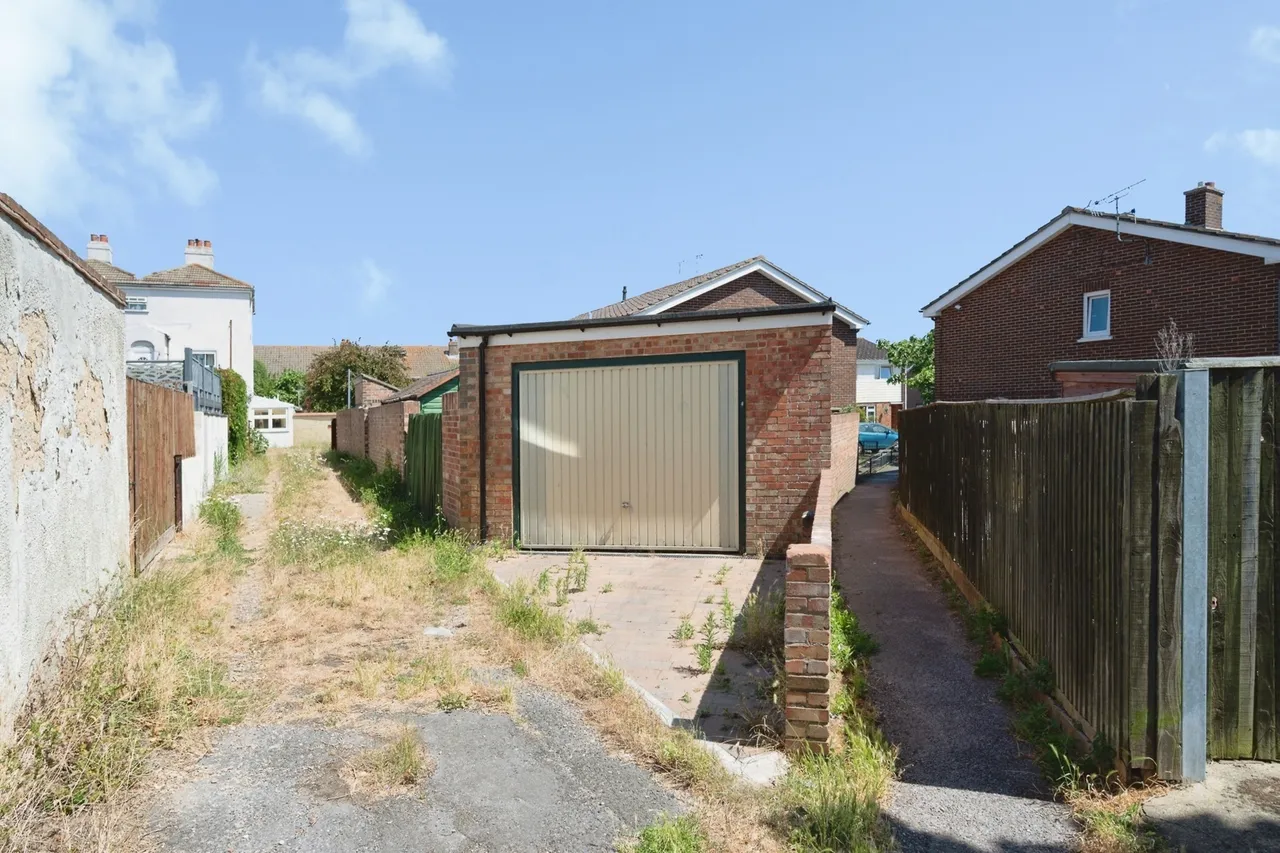 Seaway Crescent, Southsea, PO4, photo 18