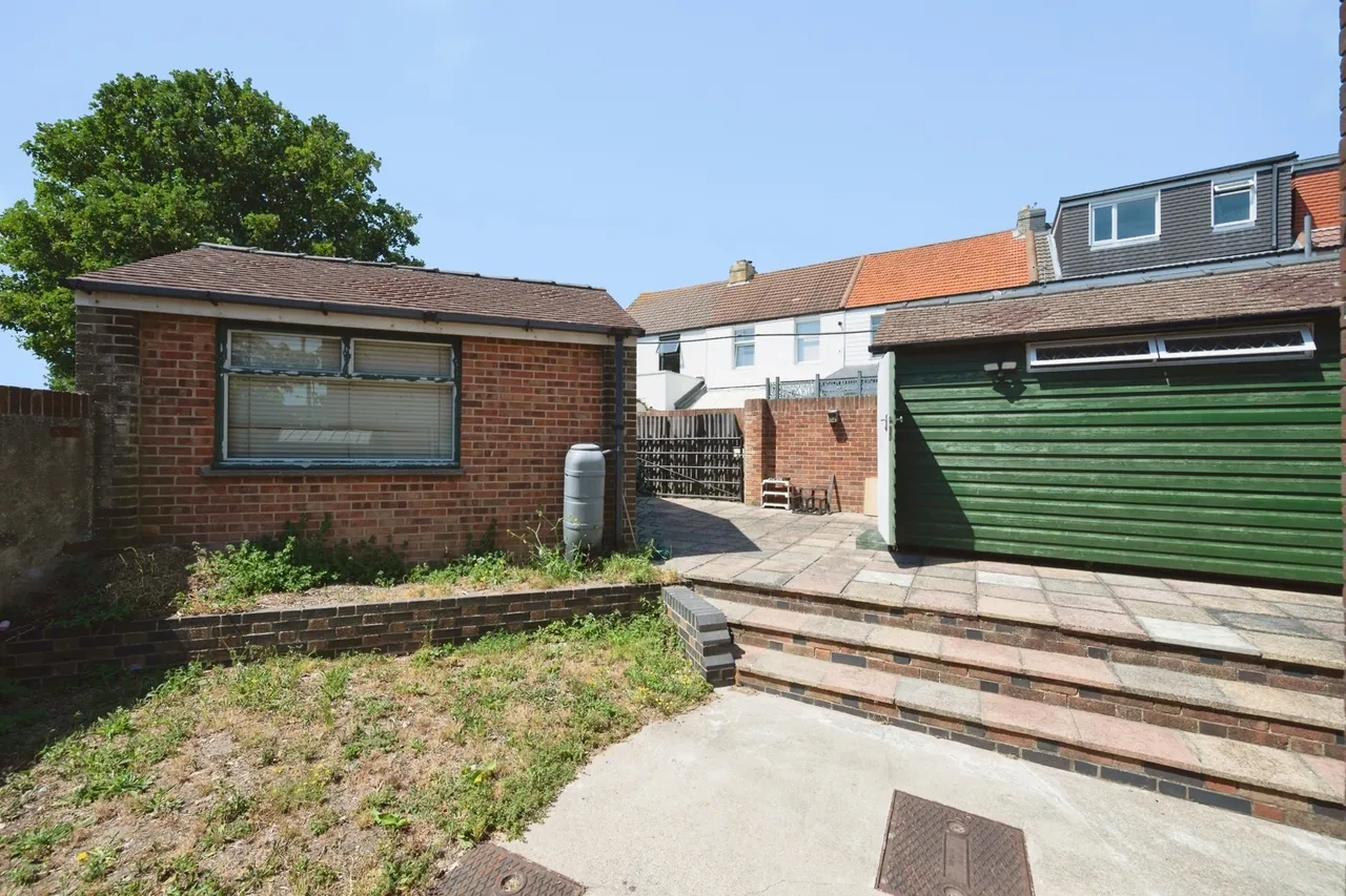 Seaway Crescent, Southsea, PO4, photo 3