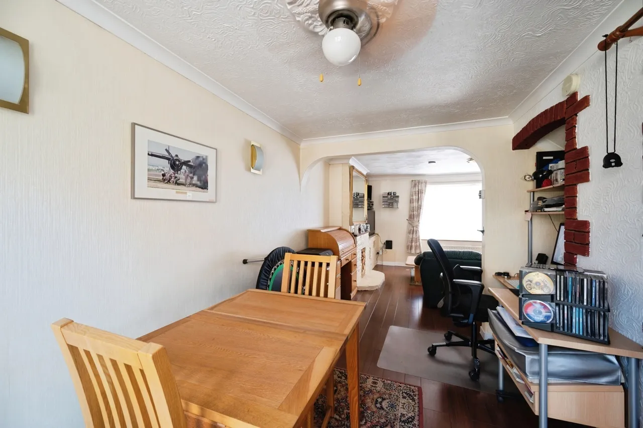 Seaway Crescent, Southsea, PO4, photo 7