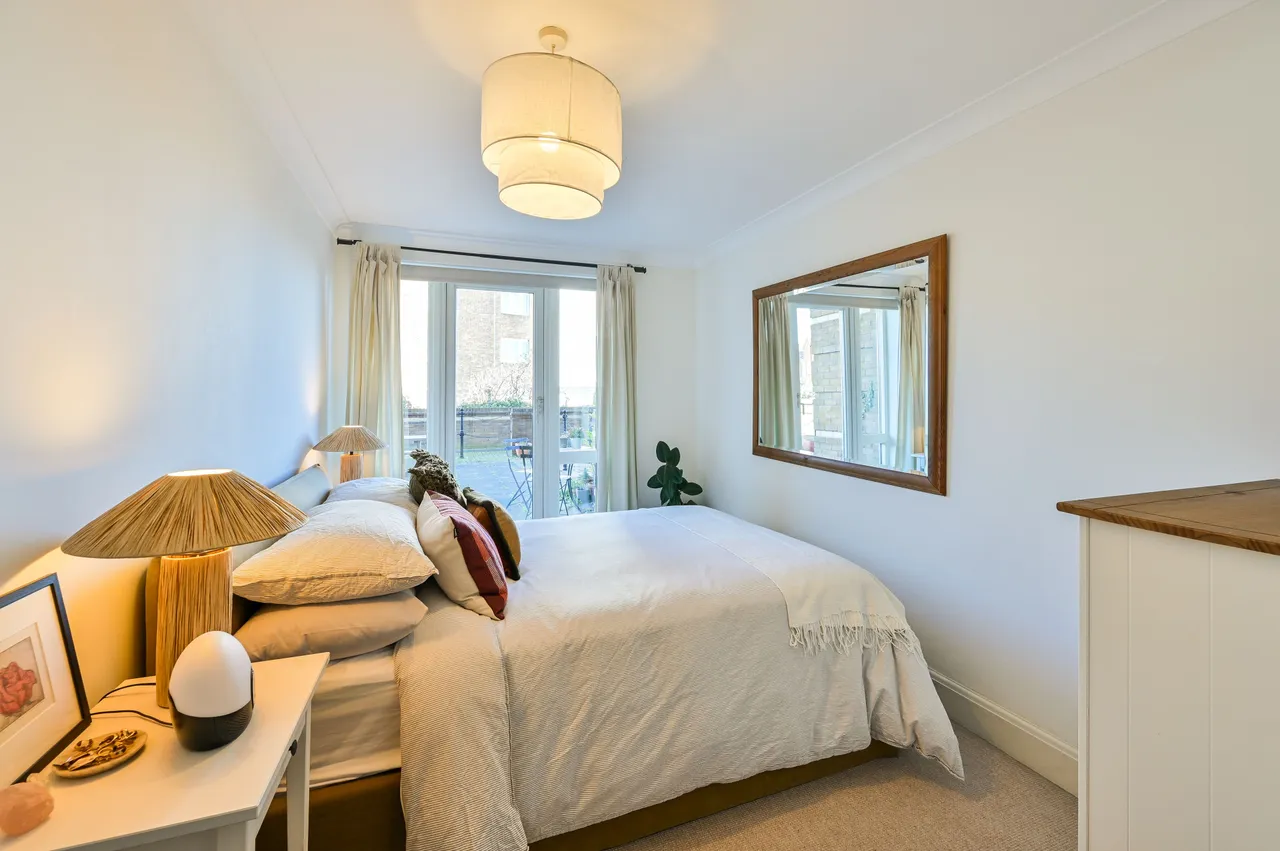 4 Blenheim Court, King and Queen Wharf, Rotherhithe Street, London, photo 8