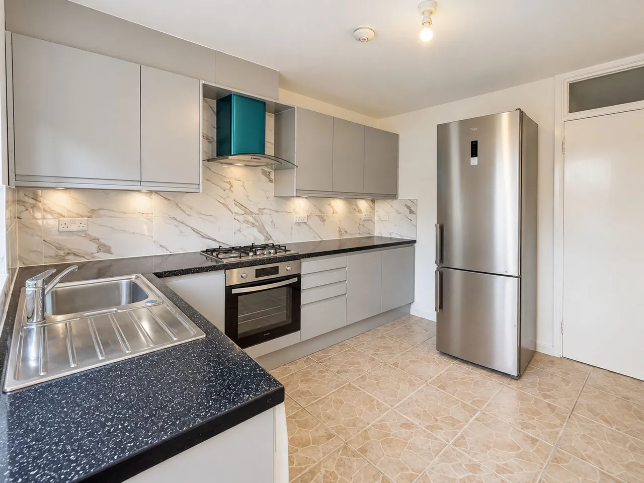 Pelly Road, London, E13, photo 3