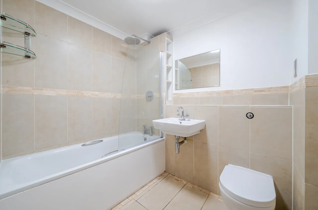 Aragorn Court, Guildford, GU2, photo 7