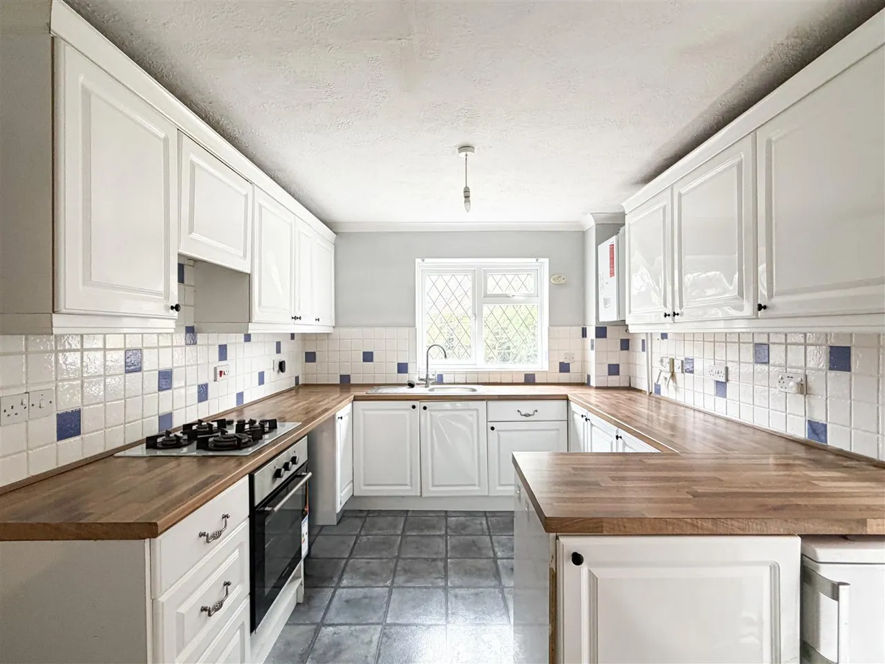 Sycamore Drive, Hailsham, East Sussex, BN27 3TT, photo 5