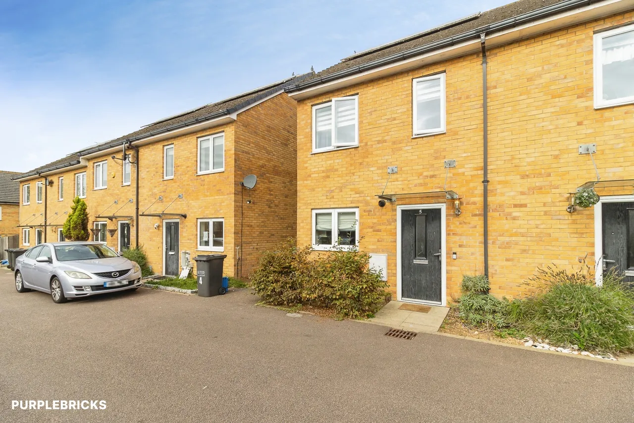 2 bed house for sale, Mccowen Close, Luton, LU1