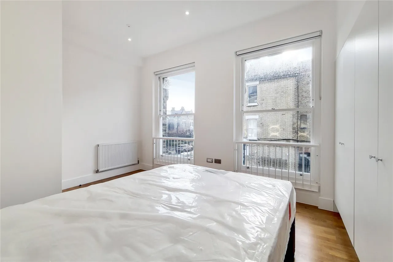 Fullerton Road, London, SW18, photo 6
