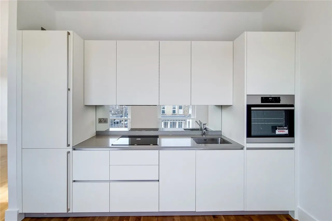 1 bed flat to rent, Fullerton Road, London, SW18