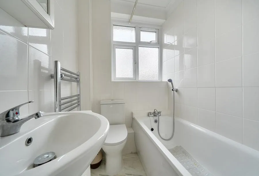 Hilary Avenue, Mitcham, CR4, photo 15