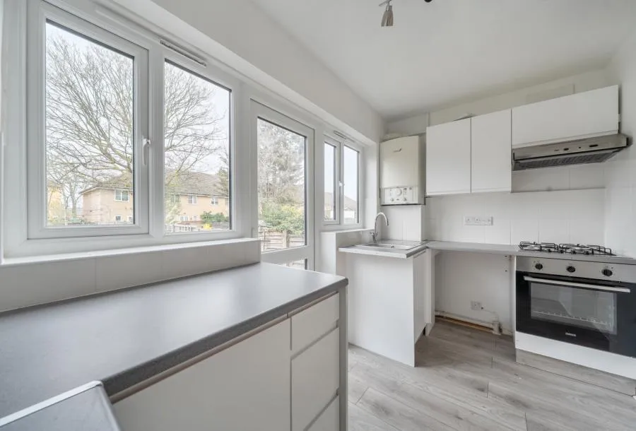 Hilary Avenue, Mitcham, CR4, photo 2