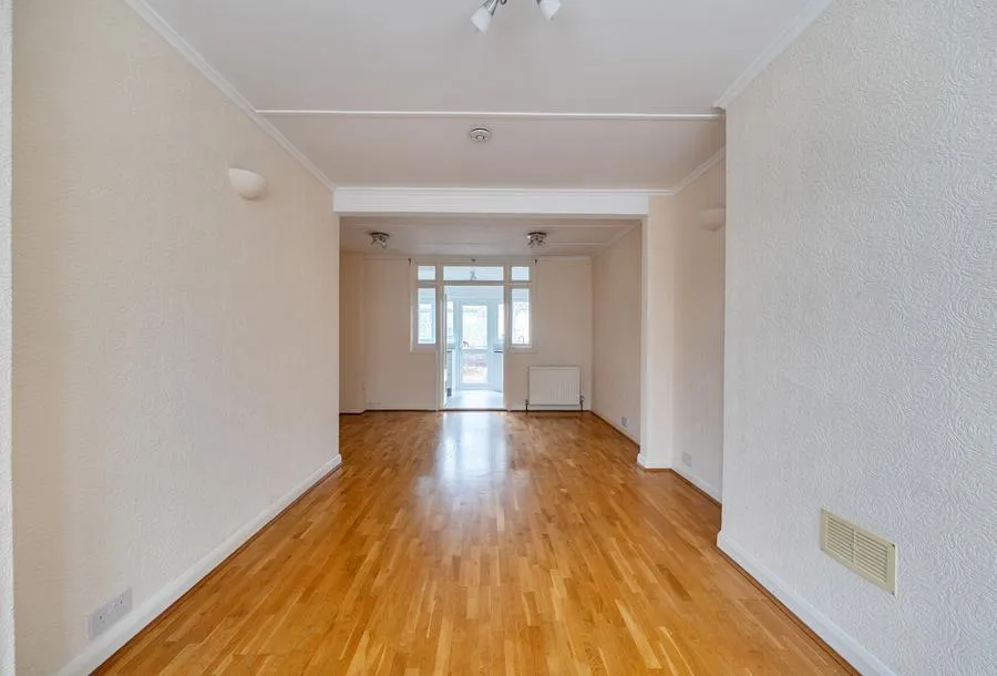 Hilary Avenue, Mitcham, CR4, photo 17