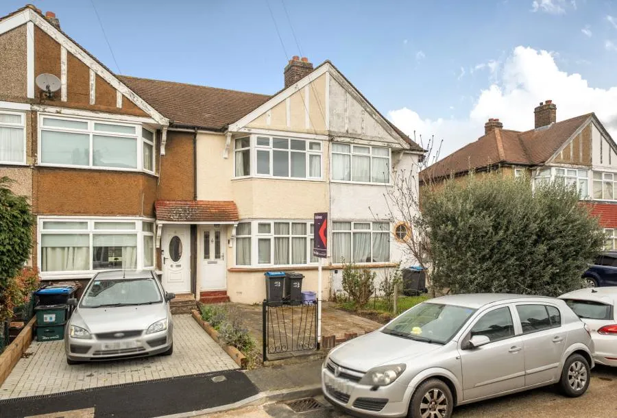 2 bed house for sale, Hilary Avenue, Mitcham, CR4