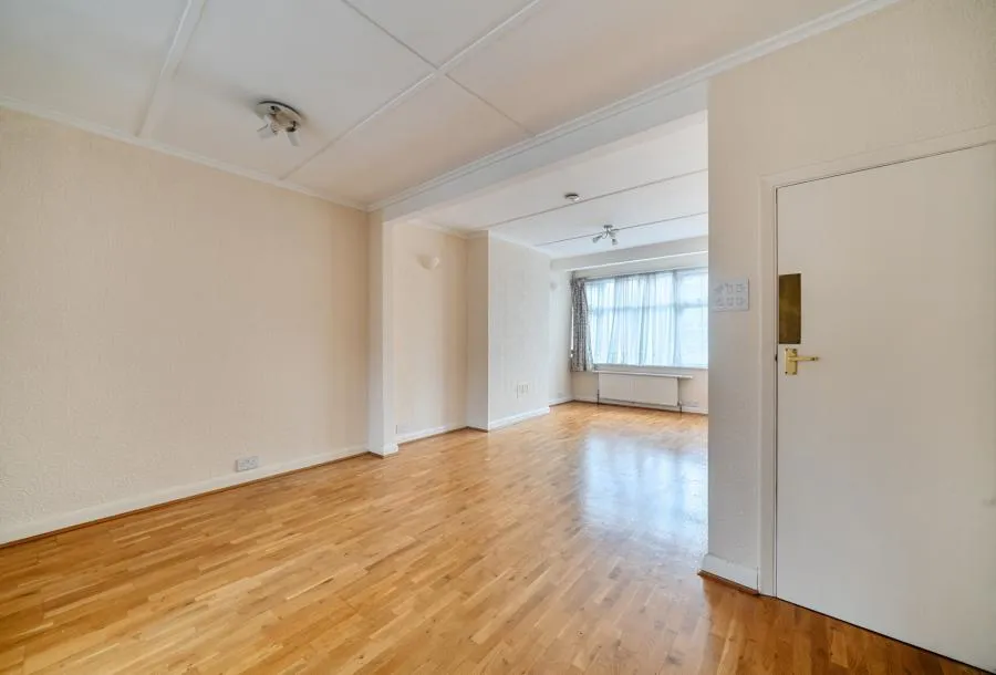 Hilary Avenue, Mitcham, CR4, photo 10
