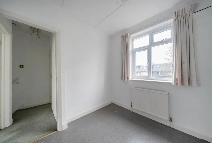 Hilary Avenue, Mitcham, CR4, photo 13