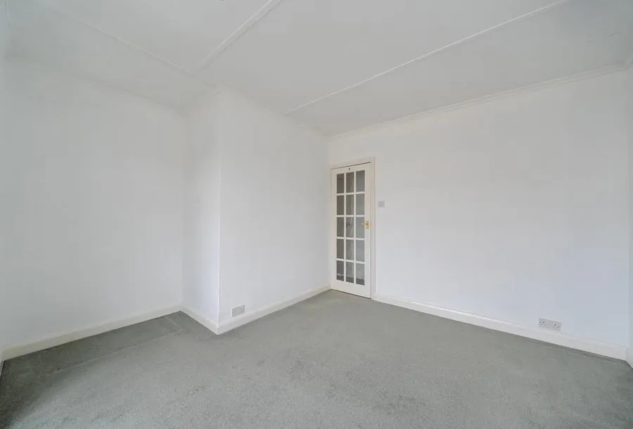 Hilary Avenue, Mitcham, CR4, photo 14