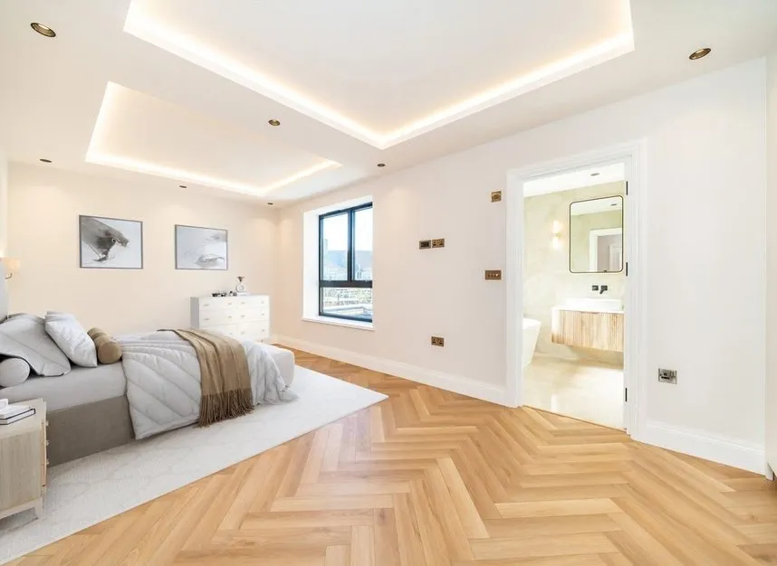 Winston Close, SW20, photo 6
