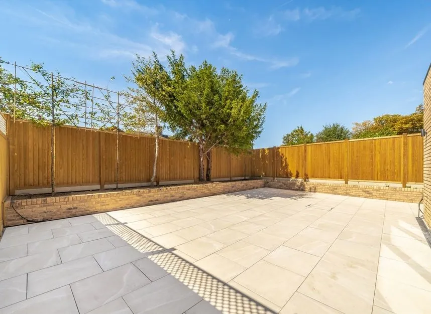 Winston Close, SW20, photo 5