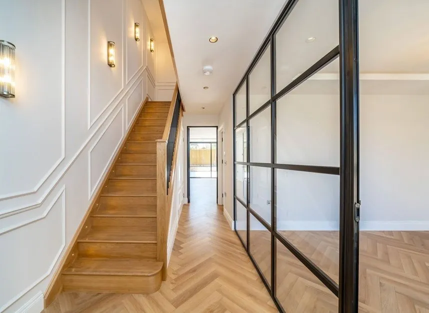 Winston Close, SW20, photo 13