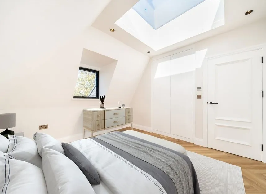 Winston Close, SW20, photo 7
