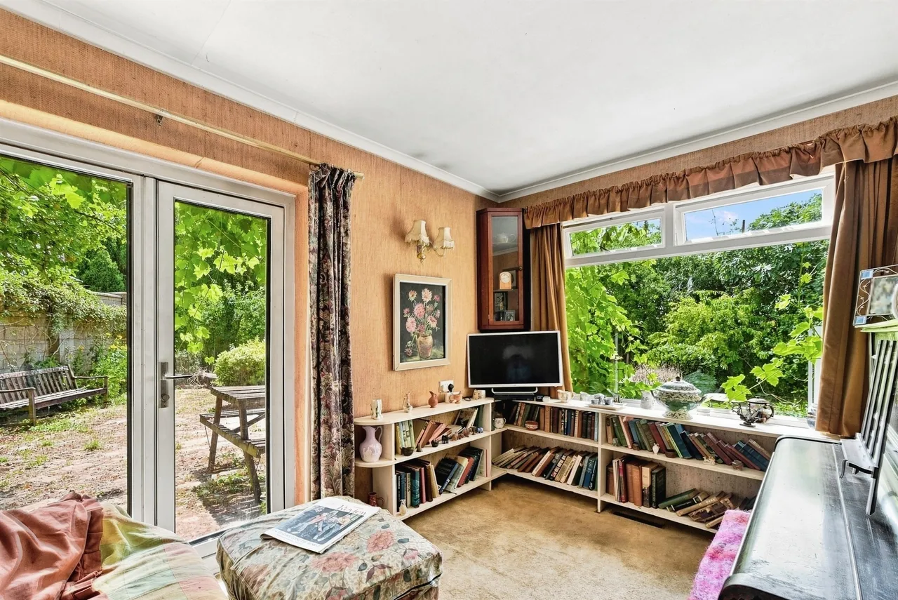 Stonefield Drive, Highworth, Highworth, photo 11