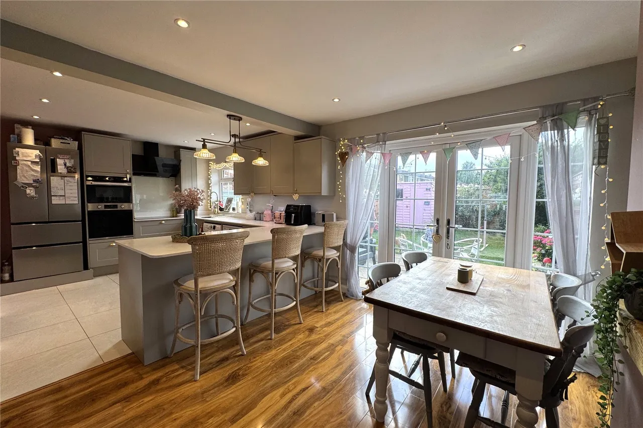 Swale Road, Farnborough, Hampshire, GU14 9NJ, photo 2
