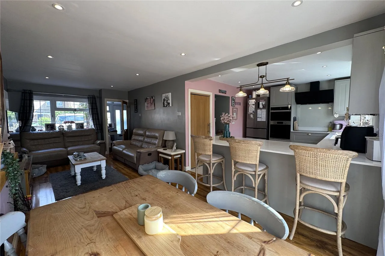 Swale Road, Farnborough, Hampshire, GU14 9NJ, photo 3