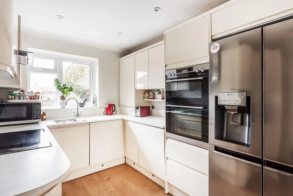 Minchin Close, Leatherhead, KT22, photo 4