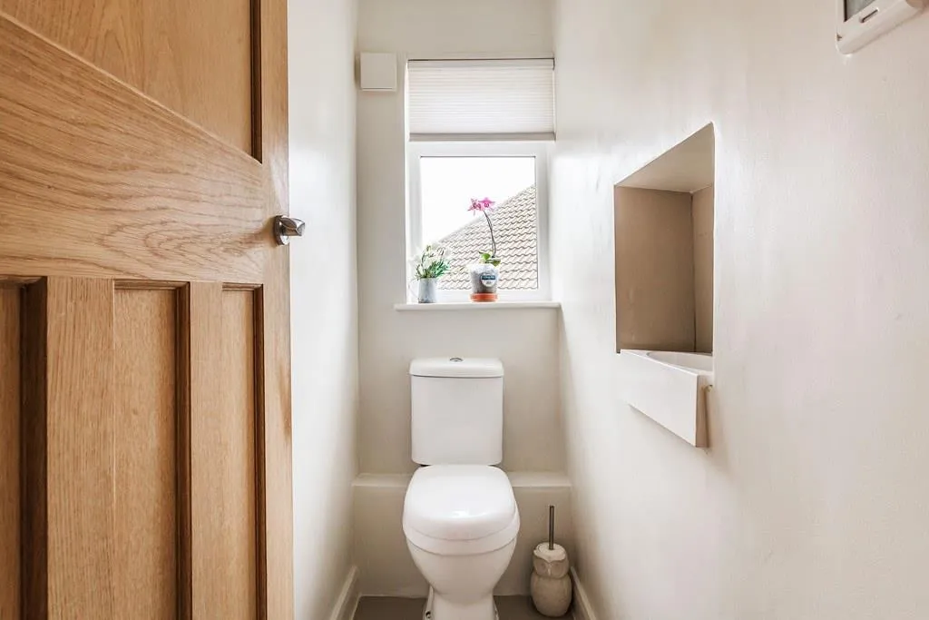 Minchin Close, Leatherhead, KT22, photo 11