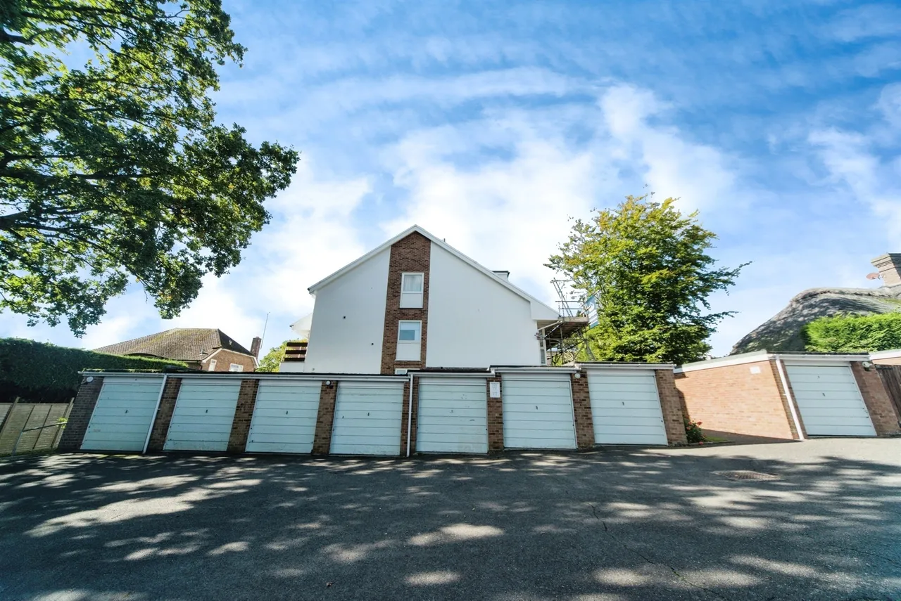 Pinewoods, Bexhill-On-Sea, TN39, photo 18