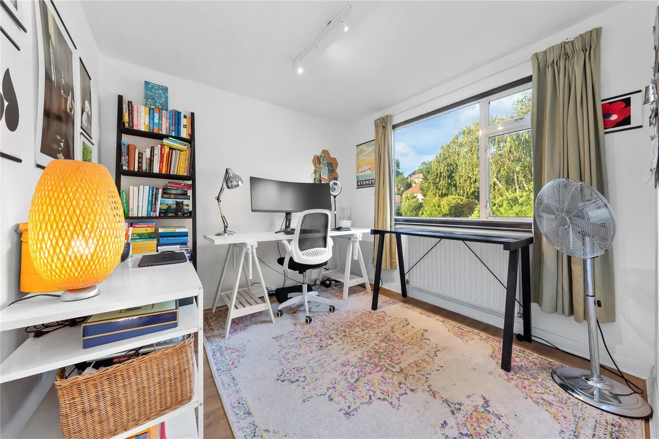 Warren Avenue, Bromley, BR1, photo 28